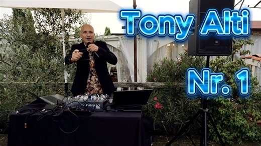 Alla fine del #Matrimonio gli ultimi superstiti ... Jamal Vivaldi e Gine Vra e #StudioSposini alias Foto Sposini ❤😍 Bimbi ci siamo divertiti e avevamo un Tony Alti Tony Alti in forma SMAGLIANTE 👍💪💪💪 | Sebastian Conrad Rocco