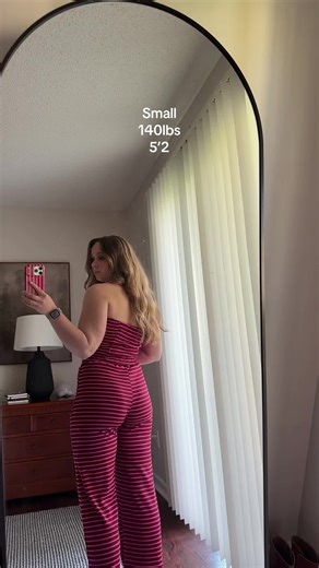 This striped two piece set is so comfy! Catch me wearing this often this Spring/Summer🌷