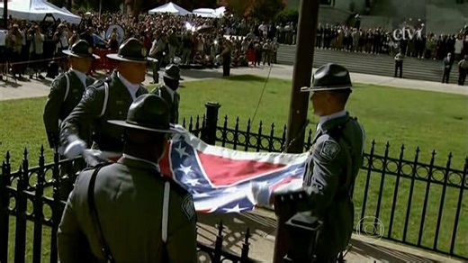 Retirada da bandeira dos Estados Confederados do Sul gera polêmica nos EUA