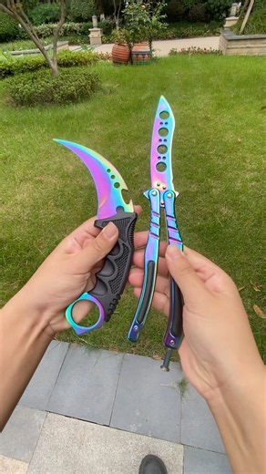 Real-life CSGO weapon unboxing.The detail on these replicas is CRAZY.#cs2 #unboxing #csgoskins #mini