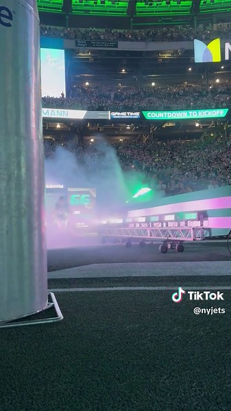 Still thinking about these intros👏 #nyjets #intro #metlifestadium