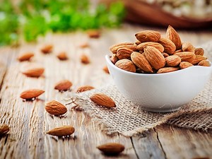 14  Types of Almonds You Need to Taste