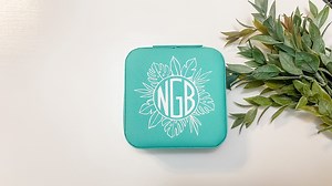 What a fun & creative DIY project! 💎✨ Join us to create a monogrammed gift: https://sofontsy.com/blogs/tutorials/diy-monogram-jewelry-box This adorable project is sure to bring smiles all around! 😁💖 Grab the design and make your own sweet keepsake: https://sofontsy.com/products/ultimate-monogram-design-font-bundle #sofontsy #giftideas #diygifts | So Fontsy