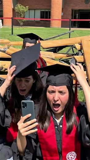 The lost girl! 😅🎺🎓👩‍🎓...