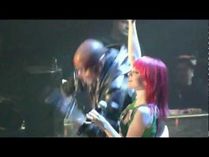 B.o.B. & Hayley Williams- "Airplanes pt.2" (HD) Live in NYC on 12-10-2010