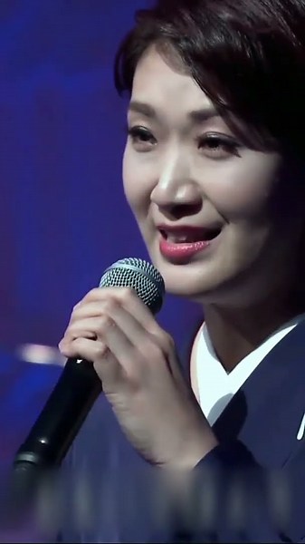 #大阪しぐれ - #市川由紀乃【#都はるみ】#吉岡治 #市川昭介 #斉藤恒夫 #演歌 #enka