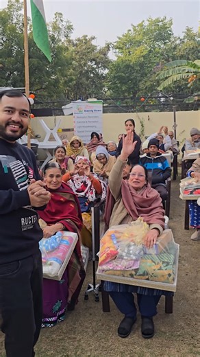 Alakh Sir - Class 10 | Alkh Sir Gifted 21 Lakh To Old Age Home🛐🙌💗 #class10 #cbse #boardexam #alakhsir #viralreels | Instagram