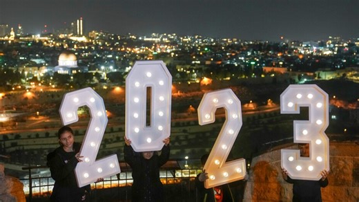 Keep your resolutions in 2023 with these simple tips