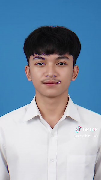 Edit Foto Studio dengan Background Biru