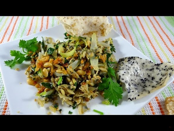 Baby Clams with Rice Cracker - Helen's Recipes