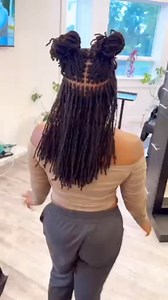 You get your loc extensions done CORRECTLY!😍😍😍 #tinylocs #tinylocsofficial #microlocsjourney #microlocs #womenwithtinylocs #interlocks #beautifullocs#loveyourcrown | Tinylocs