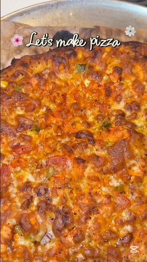 Crispy, Cheesy & Spicy Tandoori Paneer Pizza 🍕