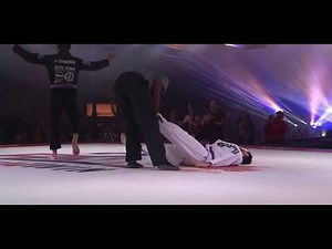 INSANE Teepee Choke at F2W Puts Opponent To Sleep!