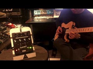 BEEKEEPER vacuum tube guitar preamp pedal