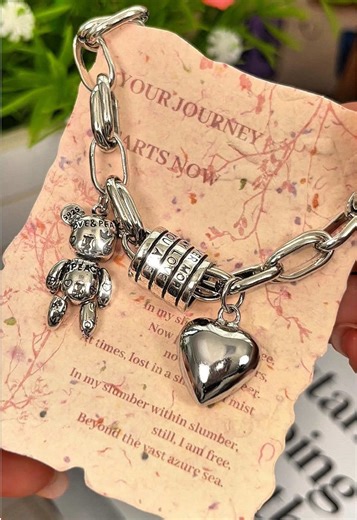 Gorgeous Vintage Sterling Silver Charm Bracelet Review