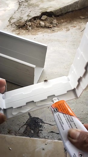 installation of PVC gutters 2 #gutters #construction #builder #tools #diy #roof #bajaringan #lightsteel | Suryono baja 45