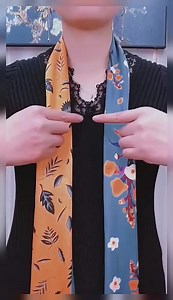 #scarftutorial #howtotiescarf #fashiontips #scarfstylechallenge #scarftutorialforbeginers #silkscarf #fyp #scarf #howtostylescarf #silkscarftutorial #fashionhacks #tiescarf | Scarft