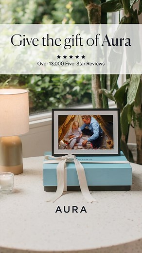 7.8K views | Finding the right gift has never been easier. Experience unlimited photos and videos in a stunning display with Aura's bestselling frames. | Aura Frames | Facebook