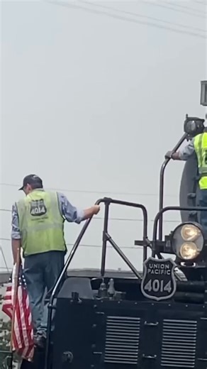 Ed Dickens Signs Big boy √ Wow just amazing | Union Pacific Big Boy Heritage Shop