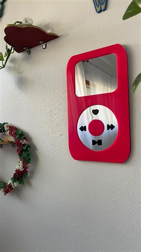 I made a hot pink MP3 player mirror 🎵 🩷 #mp3player #ipodmirror #handmadeart #y2kaesthetic #fyp | MirrorPop