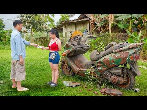 Talented Girl Perfectly Restored the Large HONDA REFLEX 250 Motorcycle, Abandoned for 10 Years