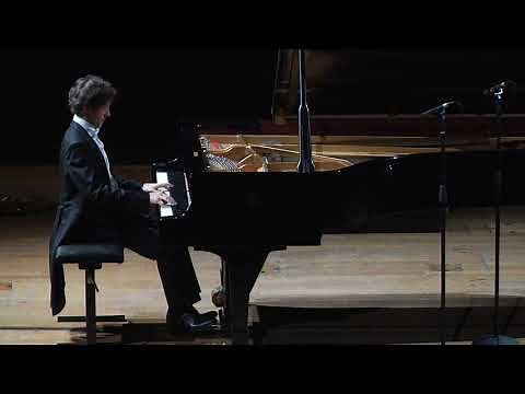 Beethoven - Piano Sonata No. 28 in A, Op. 101 (Rafał Blechacz)