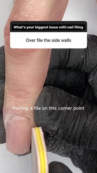 If you over-file your side walls, you’re not alone! I have a super quick and easy tip to help you prevent it! Simply change the angle of your nail file as per this video, so you don’t over file those corner points and cause a weakness! For more filing tips and tricks like this, sign up to our finish filing masterclass for just £24.99 today. You’ll receive my 12 step filing routine, learn about different grits, how to file the free edge, time saving techniques, how to prevent overfiling the side 