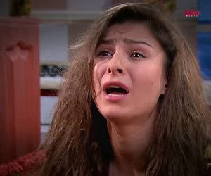 1.2M views · 10K reactions | بعدما طردت زوجها من البيت وطلبت الطلاق صار بدها ترجعله  انصدم فيها ! سوسن ارشيد تخت شرقي كلاكيت | Clacket Media Clips | Facebook