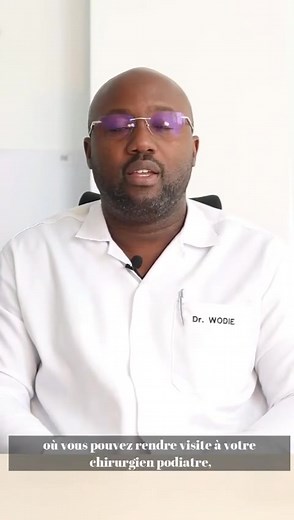 Douleur au talon le matin ⁉️ Voici ce que votre pied essaie de vous dire ! Beaucoup souffrent en silence… mais peu savent quel spécialiste consulter. Le Dr Francis Wodié, Chirurgien Podiatre, vous explique pourquoi ces douleurs ne sont pas « normales » et surtout, comment les soulager. 🩵 Vos pieds vous portent toute votre vie. Offrez-leur enfin l’attention qu’ils méritent. 👣 #ChirurgienPodiatre #SantéDesPieds #DouleurAuTalon #AponévrositePlantaire #DrFrancisWodié | Dr Francis Wodie Jr
