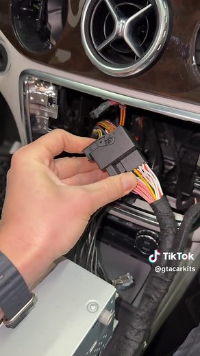 Mercedes GLA Apple CarPlay and Android Auto Integration