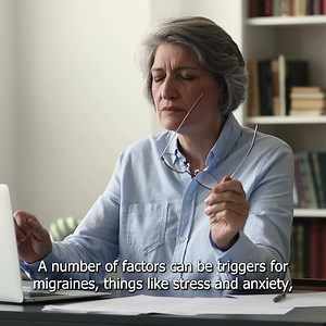 Experiencing temporary vision loss from an ocular migraine can be alarming. ⛈️ Sudden changes in weather or certain foods can act as triggers. However, VSP network doctor Danielle Richardson reassures us in this #AskAnEyeDoc that these migraines are typically not a cause for concern. | VSP Vision Care