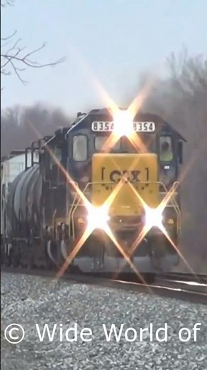 Great horn on CSX SD40-2 plus CSX slug ex GP9