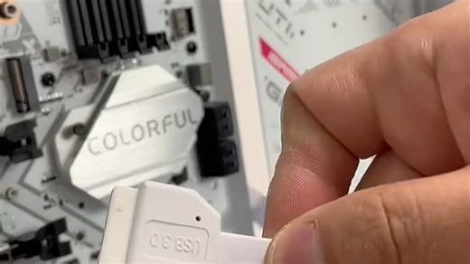 七彩虹 BATTLE-AX 冷钢主板