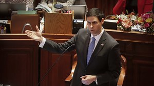 Intense collective bargaining debate begins with little headway made