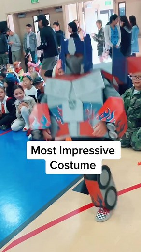 Best homemade costume! #mycostume #transformers #halloweencostume #HappyHalloween #learnontiktok #tiktokpartner #mylook