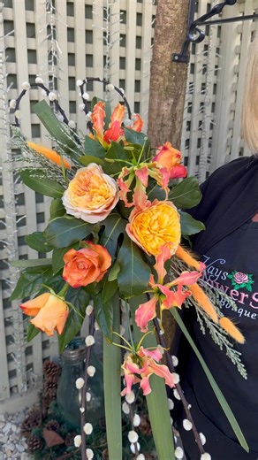 3.7K views · 66 reactions | This is our most popular Mini Series sold this week .. Our DoorSwag / Pew End tutorial is yours for only €29.99 - You can learn sitting at home, in your car, whilst on holiday … tune in at any time from anywhere in the world -only €29.99 here https://kays-flower-school-brooch-bouquet-training.thinkific.com/courses/mini-course-door-swag-tutorial | Kays Flower School | Facebook