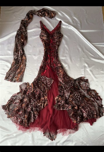 🥀✨💍The uniqe super detailed prom dress is extremely beautiful #2000sfashion #reddress #prom #fyp #uniqe