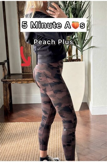 PEACH PLUS 🍑 5 minutes. Same peach… a little more. • Squat jumps • Alternating lateral lunges • Single-leg RDL (left) • Single-leg RDL (right) • Weighted glute bridges If you want to work your abs, A🍑s, and arms without overthinking it …I’m your girl. 👉 Follow for more 5-minute workouts that actually work. #5MinuteWorkout #GluteWorkout #AtHomeWorkout #WomenOver40Fitness #LowerBodyWorkout