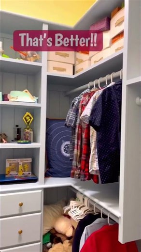 This Small Walk In Closet Makeover is 😍😍! #diy #closetmakeover #homerenovation #diywoodworking