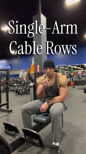 Single-arm cable rows to build a stronger, more balanced back#BackDay #SingleArmRow #MuscleGrowth