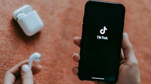 Sederet Lirik Lagu Viral di TikTok Awal Tahun 2024 yang Sering Masuk FYP, Bunga Hati - Karena Kamu - Tribunjatim.com