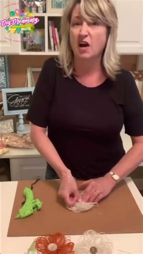 DIY Flat Pulled String Burlap Flowers