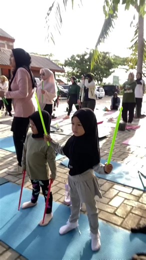 niaaniaw (@_niaaniaw)’s videos with Fun Fun Fun Fun Fun Fun - Parry Gripp