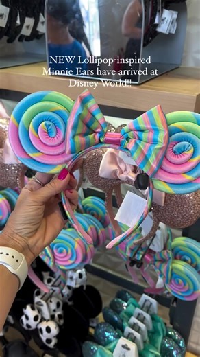 📥Thinking about this item? Message me if you’re interested 💃 Looking for something not shown on our feed? DM us so we can assist you! . . . #disney #waltdisneyworld#vairal #disneyears #waltdisney