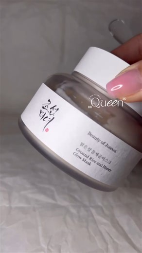 😮Spa-like experience in a jar!! 🌾 Rice Lees Extract: Brightens, moisturizes, and boosts skin elasticity 🌾 Rice Hull Powder: Natural exfoliant that refines skin texture. 🌾 Honey: Antibacterial and moisturizing, calms inflammation. 🌾 Kaolin: Absorbs sebum and purifies pores. 🌾 Has a soft texture 🌾 Gently removes impurities, & dead skin cells 🌾 Minimizes the appearance of pores 🔰𝐁𝐞𝐚𝐮𝐭𝐲 𝐨𝐟 𝐉𝐨𝐬𝐞𝐨𝐧 𝐆𝐫𝐨𝐮𝐧𝐝 𝐑𝐢𝐜𝐞 𝐚𝐧𝐝 𝐇𝐨𝐧𝐞𝐲 𝐆𝐥𝐨𝐰 𝐌𝐚𝐬𝐤 (𝟏𝟓𝟎𝐦𝐥) [𝐌𝐚𝐝𝐞 