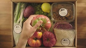 Blue Apron TV Spot, 'Heirloom Tomato'