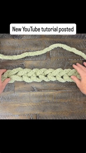 Jamie | Forever Cozy Knits on Instagram: "✨New QUICK tutorial of the techniques for finger knitting a blanket. If you’re short on time and just want to learn the basics quickly, this is the video for you! . Comment the word QUICK and I’ll send you the link to watch the tutorial on YouTube. Happy knitting! 🧶 . . . #forevercozyknits #fingerknitting #tutorial #diy #chunkyknitblanket #handknitting #chenilleblanket"