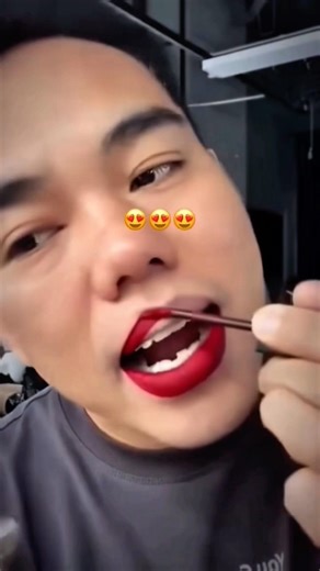 You’re Doing Red Lips WRONG 😱 #beautyhacks #lipstick #redlips #makeuphacks #viral #fyp #foryou