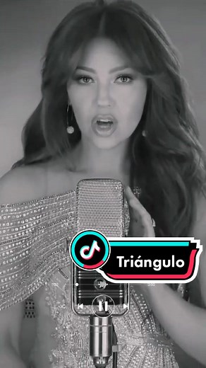 Triángulo: La colaboración de Los Baby's y Thalía