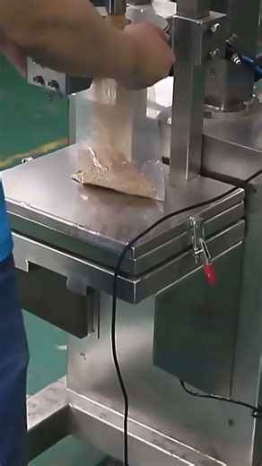 How semi-auto powder filling machine works?